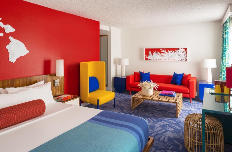 memphis style shoreline hotelova izba na hawaii waikiki pláž moderny interier pre rok 2019 toptrendy sk