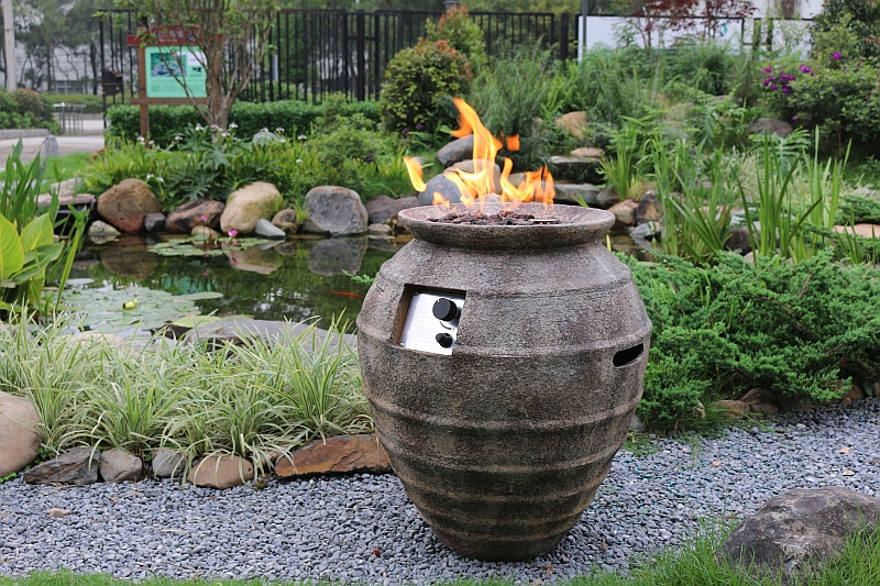 elementi exterierove ohnisko hlinene moderny dizajn zahrady toptrendy