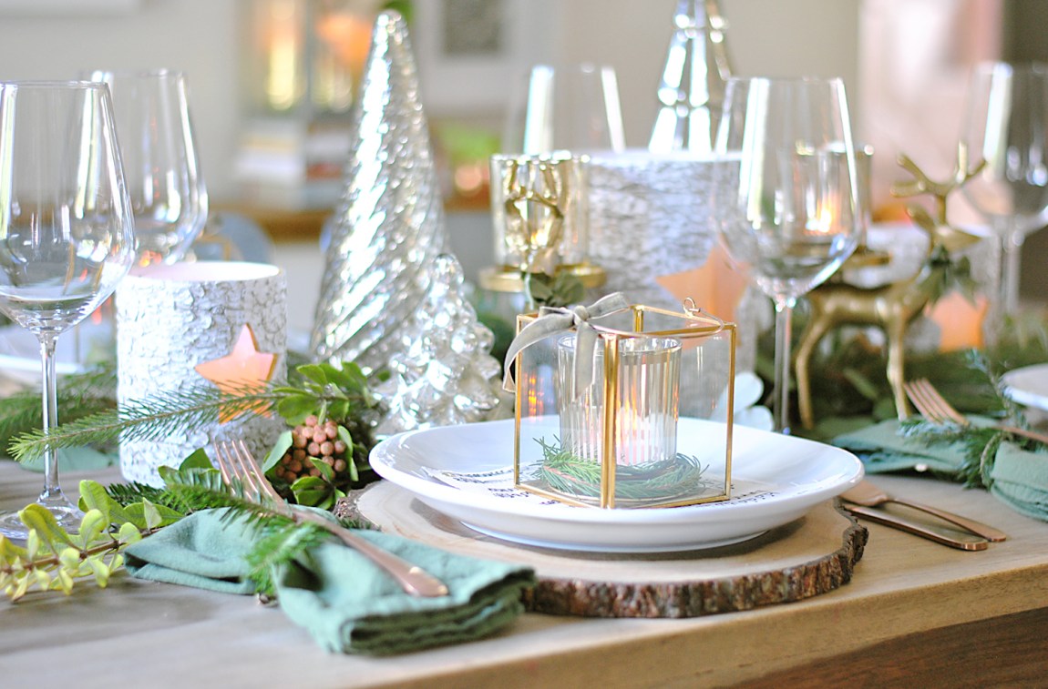 12 7 Winter Inspired Holiday Tablescape Featured 3