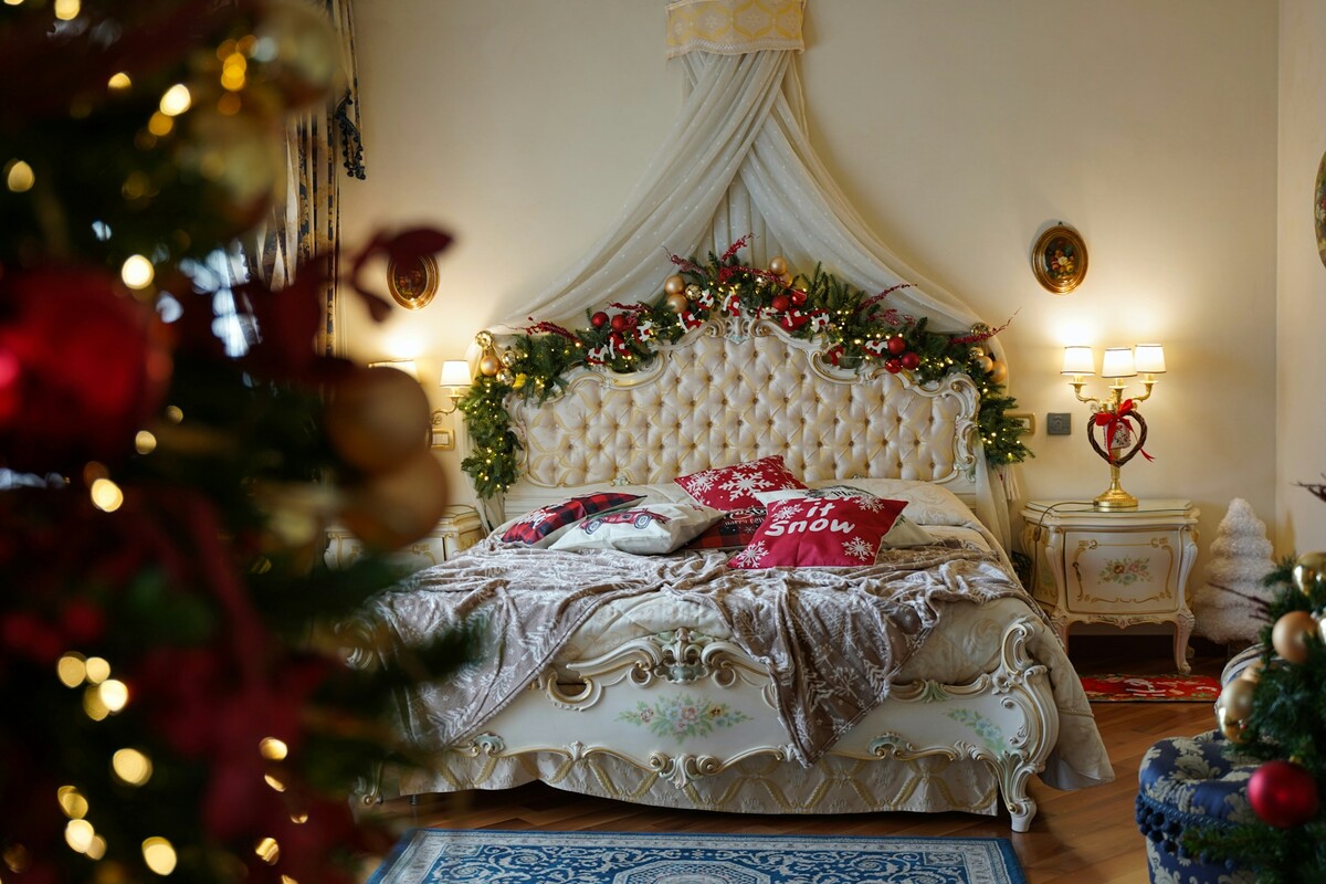 hotel continentale h FXNEXoGWw unsplash
