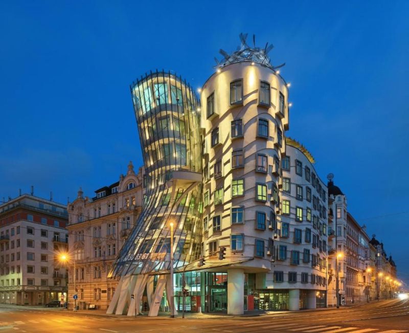 frank gehry architektura rioja hotel top stavitel postmoderna 2