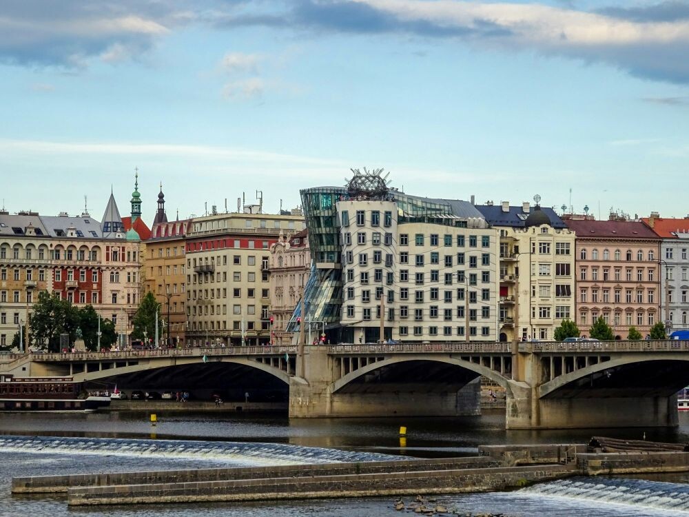 dancing house 3